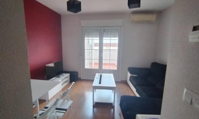 Talavera de la Reina Apartment | Discover Ático DeCasBri: Pet-Friendly Retreat with Pool