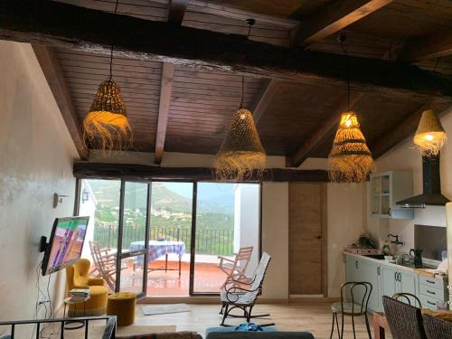 Chulilla Apartment | Kid-Friendly Ático El Más allá with Impressive 8.6 Rating