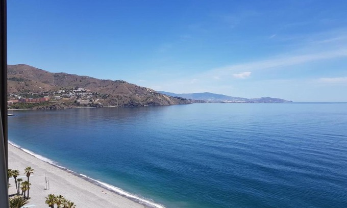Velilla-Taramay Apartment | Seaside Penthouse in Almuñecar with Breathtaking Views