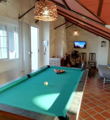 Ciudad Jardin Apartment | Child-Friendly Ático en Ciudad Jardín with Great Reviews