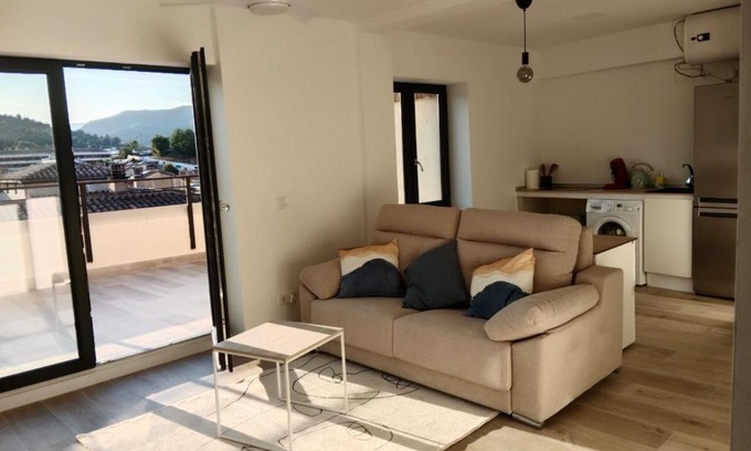 Estella Apartment | Central Ático in Estella: Guest Rated 7.7/10 Experience