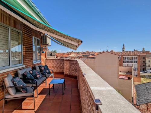 Toro Apartment | Stylish Ático en Toro - Discover Parque de La Golosina