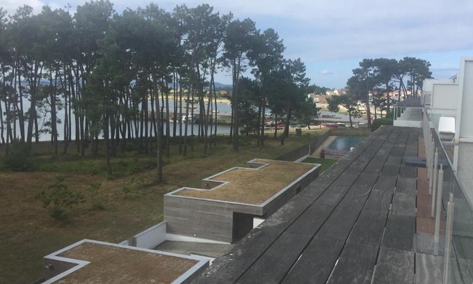Isla de Arosa Apartment | Beachfront Retreat: Pool, Hot Tub & Ocean Views Await