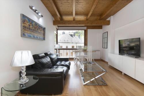 Panticosa Apartment | Discover Ático Mendia: Family-Friendly 4-Star Retreat