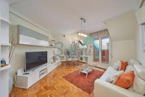Oviedo City Centre Apartment | Guest Rated 9.8: Ático Salesas for Family-Friendly Stays