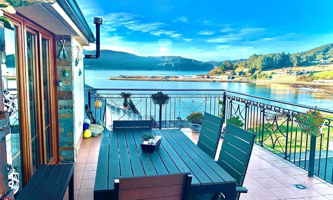 O Vicedo Apartment | Oceanfront Ático over the Cantabrian Sea with Pool