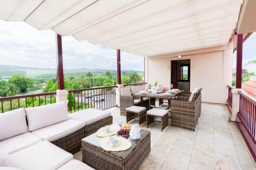 San Sadurnino Apartment | Trendy Loft in San Sadurniño - Rated 9.3/10 by Guests