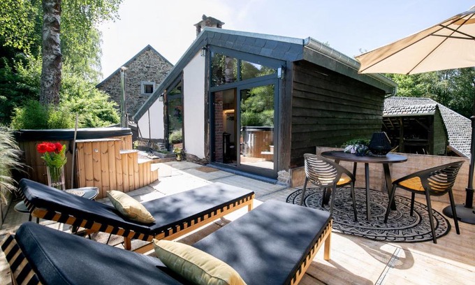Stoumont Bed & Breakfast | Elegant Vî Molin: Spa Retreat with Hot Tub & Family Fun
