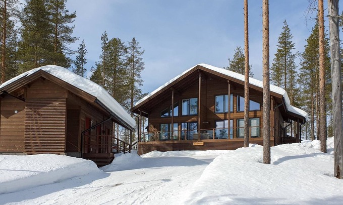 Akaslompolo House | Idyllic Äkäsmartti by Interhome: Spa & Lake View Retreat