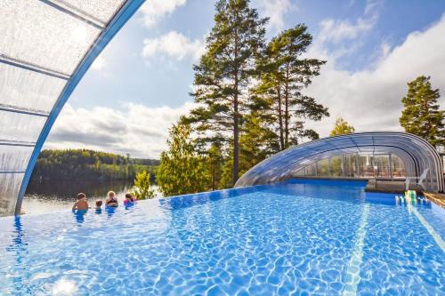 Arjang Resort | Relax at Årjäng Camping & Stugor Sommarvik - 5-Star Retreat