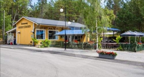 Haninge Villa | Pet-Friendly Getaway at Årsta Strand - Family Approved!