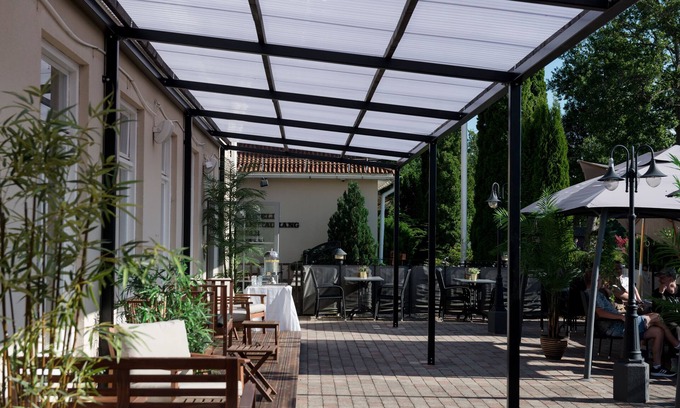 Hallstahammar Hotel | Discover Åsby Hotell: Family-Friendly with Pool & Dining