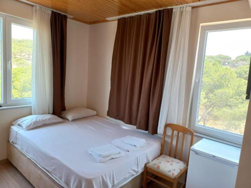 Ayvalik House | Eco-Friendly Çamlaraltıpansiyon with Hot Tub & Breakfast