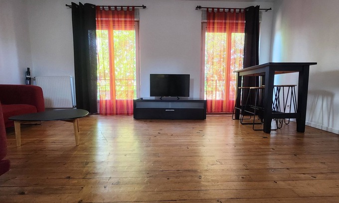 Arnaud Bernard Apartment | Éclat Moderne - Pet-Friendly Hotel in City Center