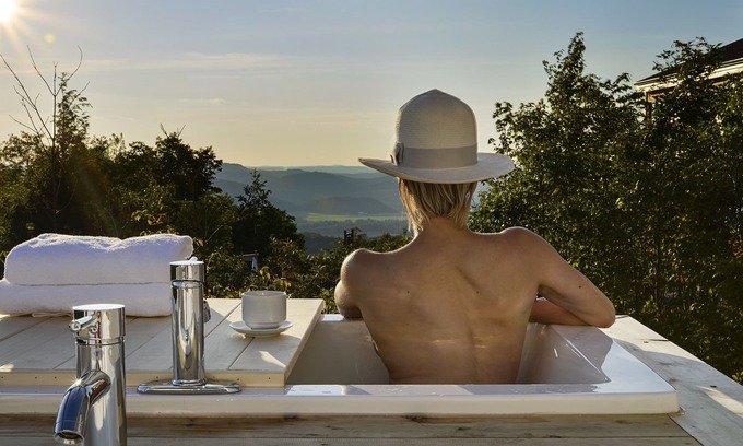 Grenville-sur-la-Rouge Hotel | Eco Spa Highland: Guest Rated 9.2 with Ocean View Amenities