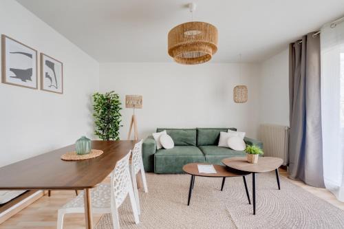 Cote Pavee Apartment | Elegant Comfort with Hot Tub - Guest Rated 9.4/10