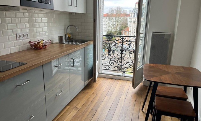 Quartier de la Maison-Blanche Apartment | Experience Unique Elegance in a Child-Friendly Studio