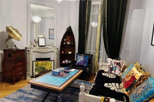 Champs-Elysees Apartment | Family-Friendly Stay at Élysées Charm Hotel