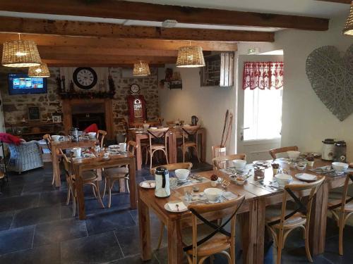 Roscanvel Bed & Breakfast | Discover Île ô des capucins: Family-Friendly Getaway