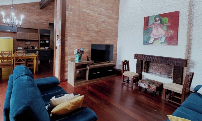 Humaita House | Cozy Retreat with WiFi and Fireplace in Bento Gonçalves