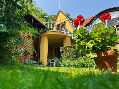 Tokaj House | Óvár 12 Vendégház: Guest Rated 8.9 with Spa & Pet Friendly