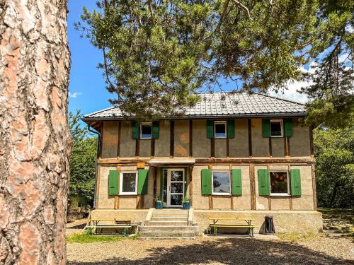 Chalais Ski Chalet | Discover Ô Bercail Gîte: Family-Friendly Retreat Near Vercorin