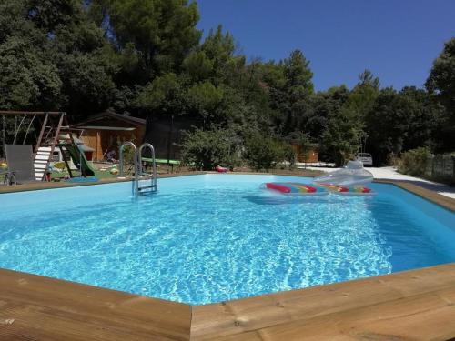 Suze-la-Rousse Ski Chalet | Discover Ô Chalets de Provence: Pet-Friendly Oceanfront Retreat