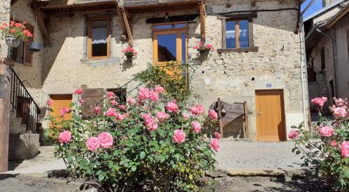 Saint-Rambert-en-Bugey House | Family-Friendly Stay at Ô JOLi BUGEY - Rated 9/10 by Guests
