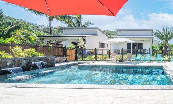 La Riviere Saint-Louis Villa | Oceanfront Ô Ruisseau Lodge dattier with Pool & Pet Friendly