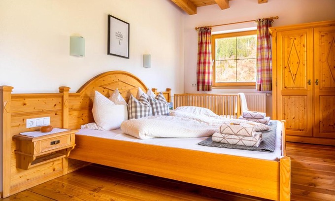 Forstau Apartment | Eco-Friendly Öko-Appartements Fallhaus with Hot Tub & Breakfast