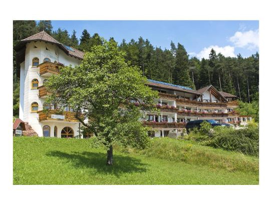 Lauterbach Hotel | Relax at Landhotel Basler Hof: Pool, Spa & Ocean Views