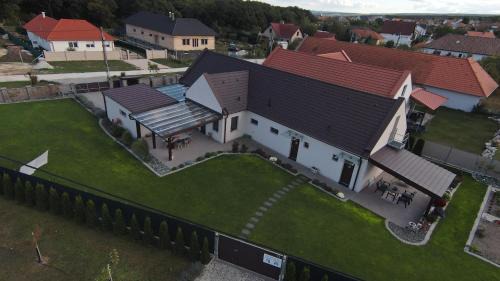 Fertorakos Apartment | Family-Friendly Ölyv: Guest Rated 9.6/10 Experience