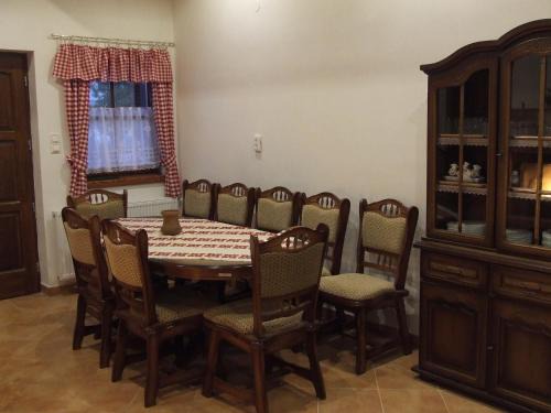 Uppony House | Experience Öreg Somfa Vendégház: Pet-Friendly Retreat