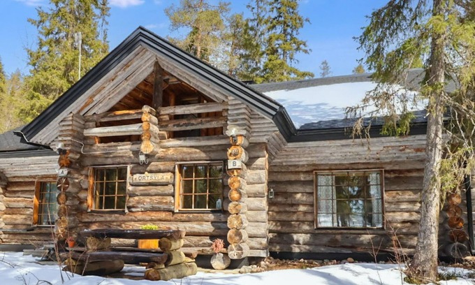 Salla House | Lake View Retreat at Örtsylä b - Guest Rated 10/10