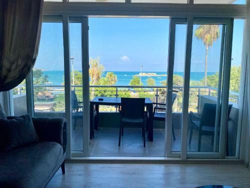 Ayas Mahallesi Hotel | Oceanview Retreat at ÖZTUR OTEL YUMURTALIK, Pet Friendly