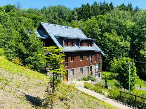 Jablonec nad Jizerou Apartment | Cozy Apartment in the Heart of Krkonoš - Pet Friendly Stay