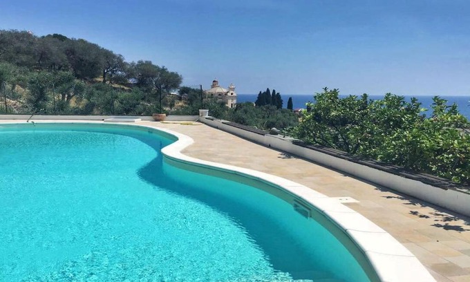 Cervo Apartment | Experience Ü Maxeu - Maestrale: Pet-Friendly Oceanfront Escape