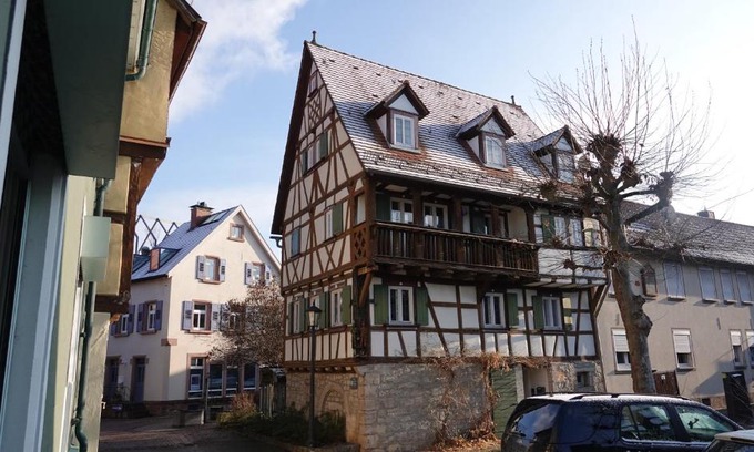 Lauda Apartment | Historic Badhaus: Family-Friendly Stay with High Ratings