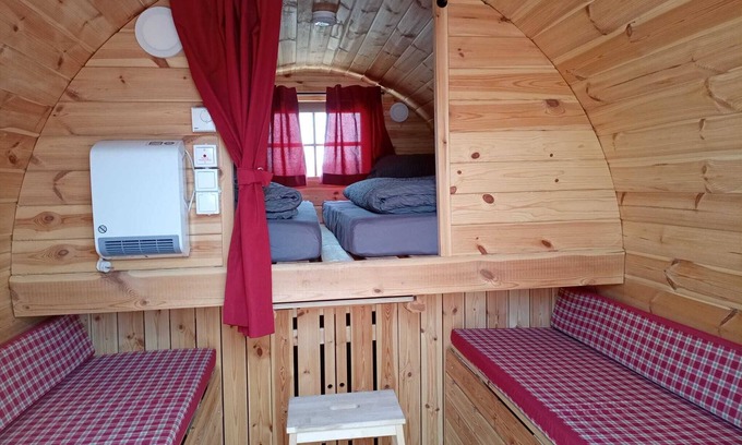 Kirchenlamitz Apartment | Cozy Overnight Barrel with Charming Terrace & Breakfast