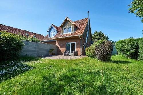 Burgstaaken House | Experience Comfort at Haus Ülleken in Fehmarn, Pet-Friendly Stay