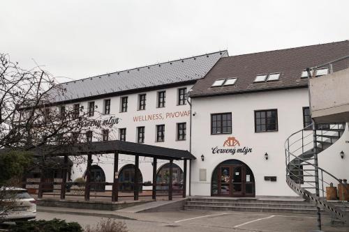 Tisnov Hotel | Pet-Friendly Retreat at Červený Mlýn with Hot Tub Access