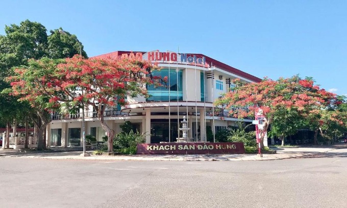 Lao Bao Hotel | Discover Đào Hùng Hotel: Family-Friendly Stay with Breakfast