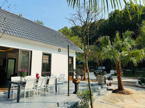 Tien Du Villa | Idyllic Đông Sơn Mountain Villa with Oceanfront Views