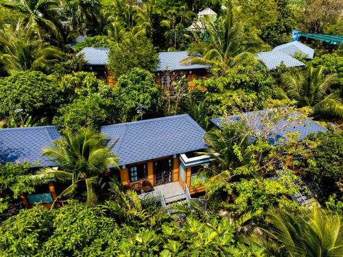 Chau Duc Resort | Discover Đất Rồng Đinh Gia Trang: Family-Friendly Getaway