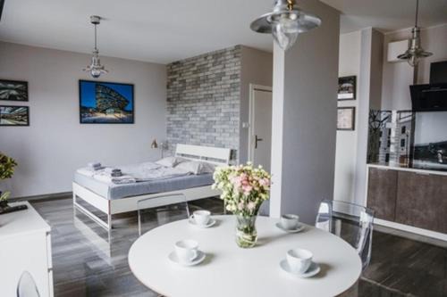 Srodmiescie Apartment | Charming Łódź Fabryczna Apartment with Pool & Ocean View