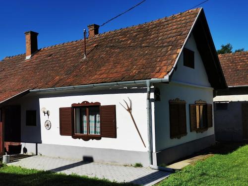 Hegyhatszentjakab House | Discover Őrség Kincse: 10/10 Stay with Pet-Friendly Amenities