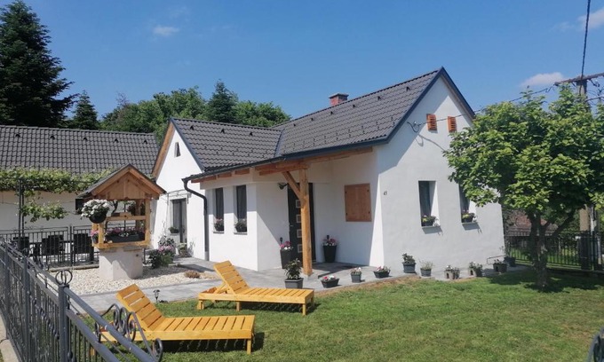 Hegyhatszentjakab Apartment | Explore Őrségi Éden Vendégház: Family-Friendly Retreat