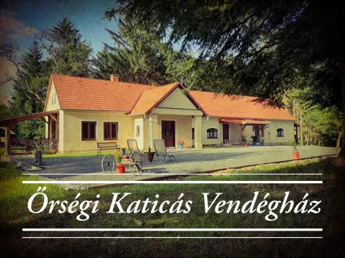 Viszak Apartment | Pet-Friendly Őrségi Katicás Vendégház with Ocean Views