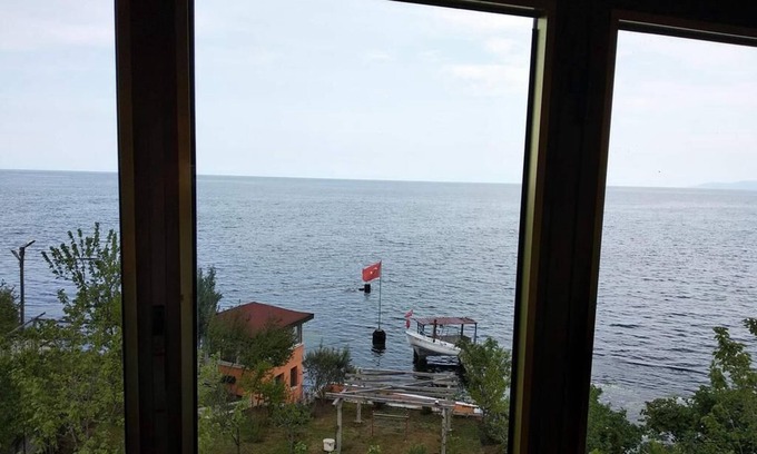 Altınordu Villa | Beachfront Retreat: Just 5 Minutes from the City Center