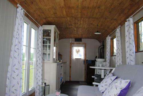 Humpolec Other | Guest Rated: Relax at Šťastná Maringotka with Kitchen Access